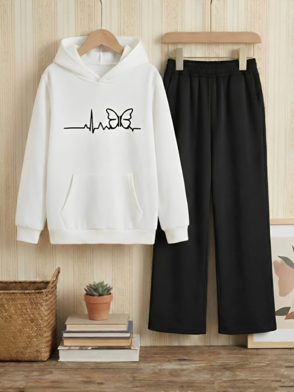 WHITE HOODIE BUTTERFLY - BLACK FLAPPER